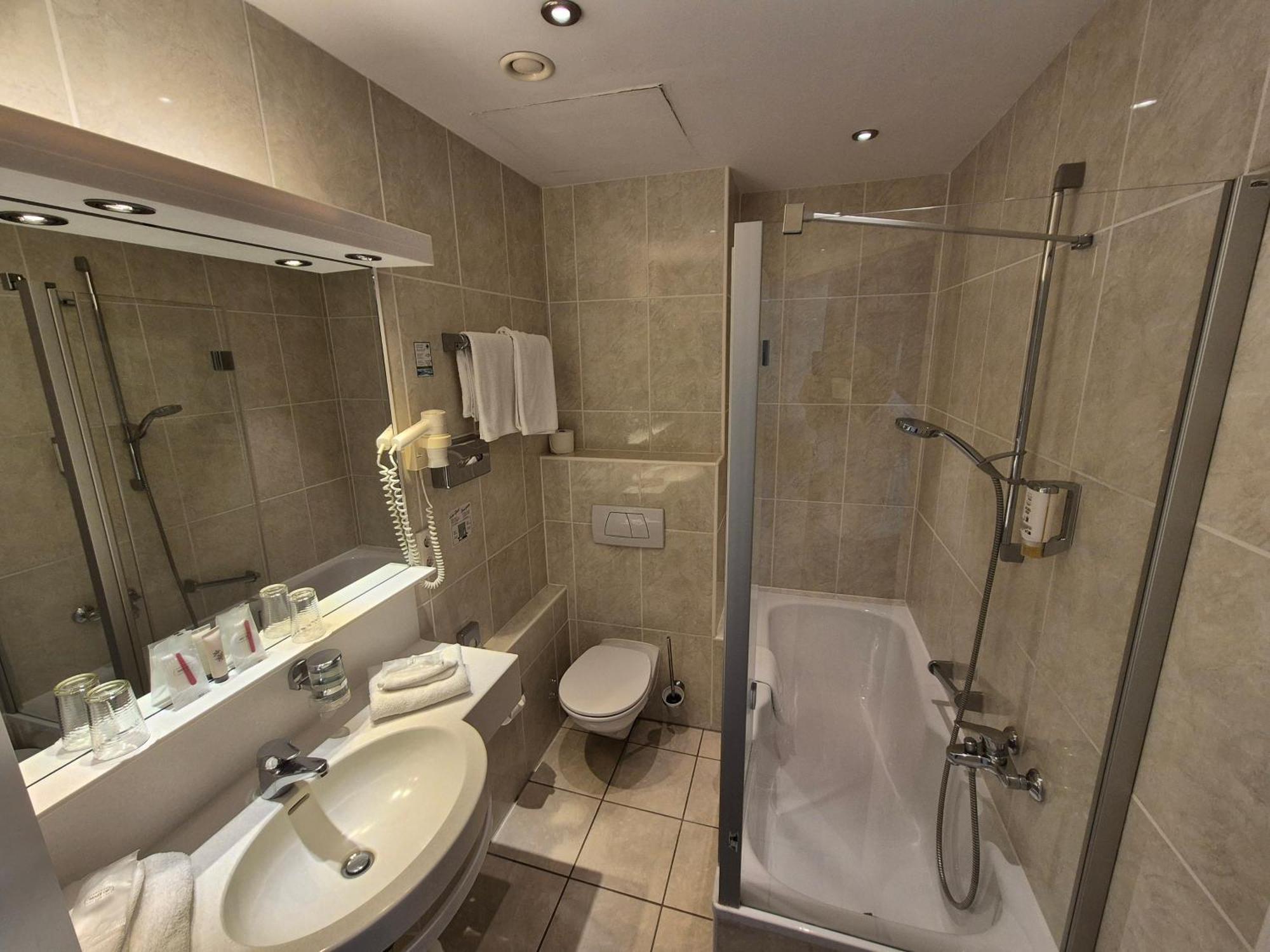 Comfort Double Room Bath