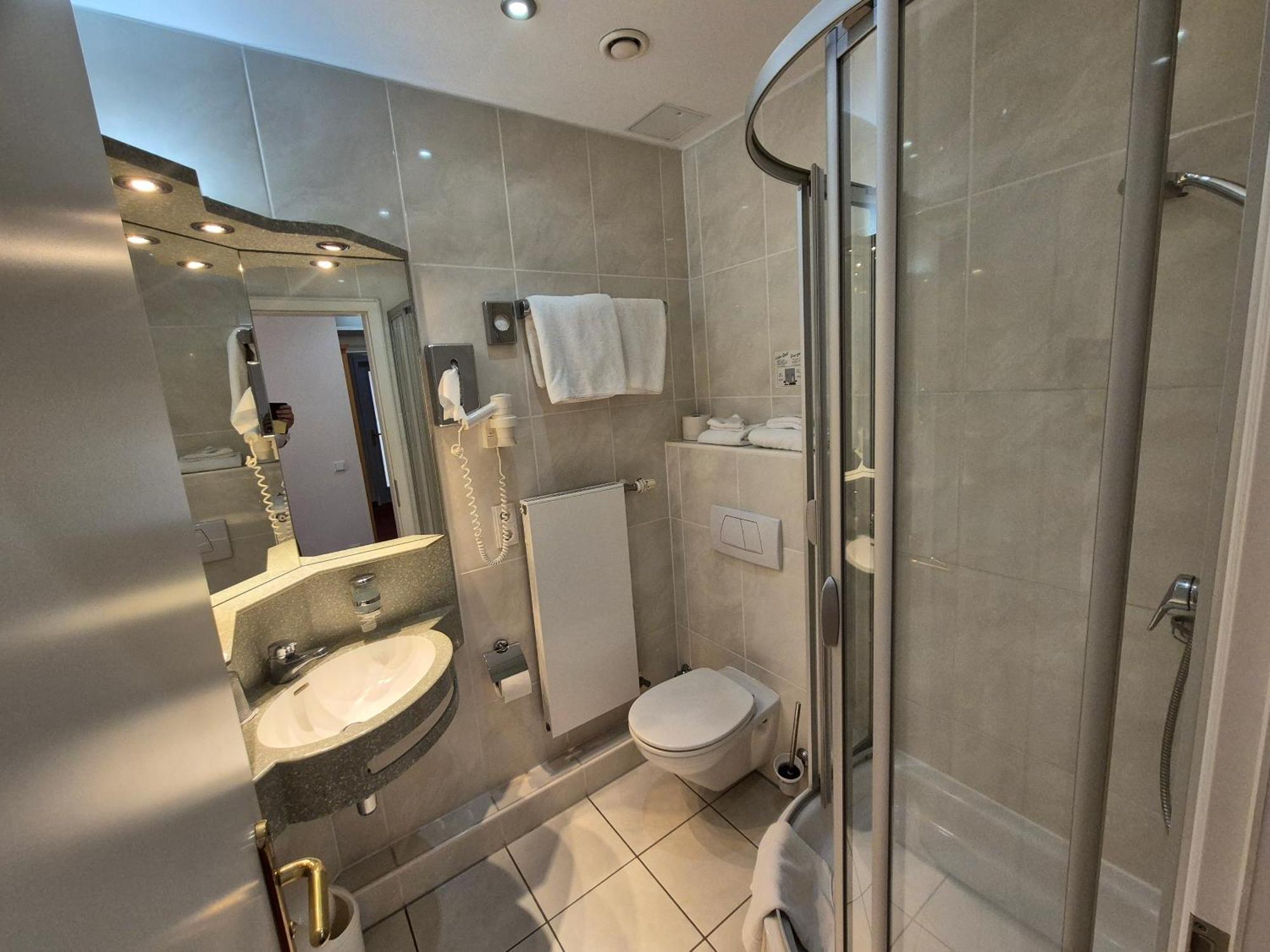 Standard Einzelzimmer mit Dusche